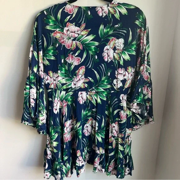 Label of Love Floral Green and Pink Women's Top - Medium - Picture 13 of 15